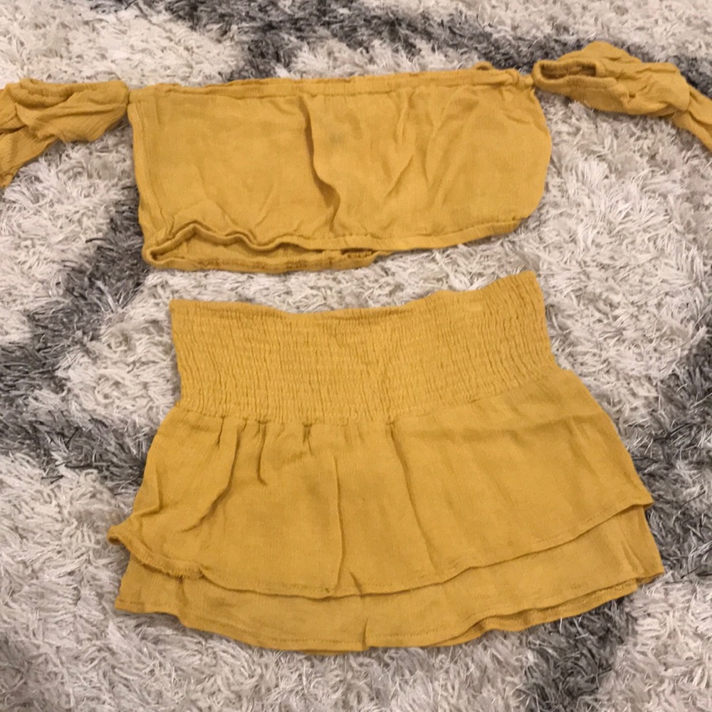 Super cute skirt and shirt set!